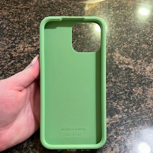 BOTTEGA VENETA スマホケースiPhone13ProMAX BOTTEGA VENETA Intrecciato Rubber iPhone 13 Pro Max Case for